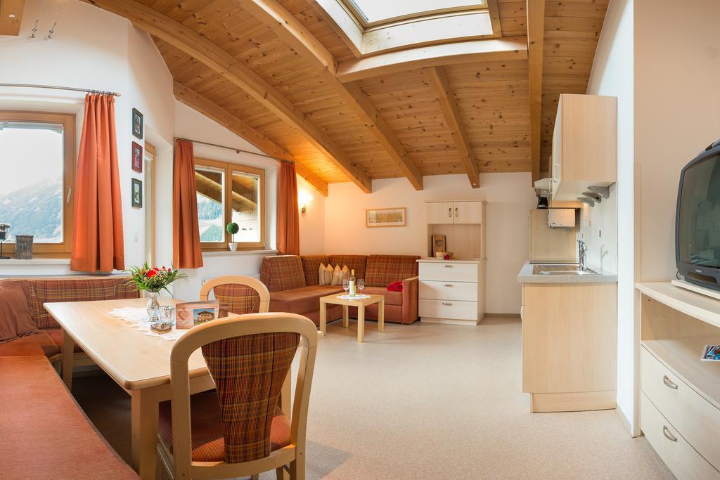 Haus Fernblick Hotel Neustift im Stubaital Quarto foto